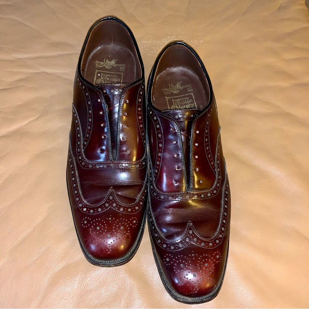 Johnston & Murphy Leather Wingtip Oxford